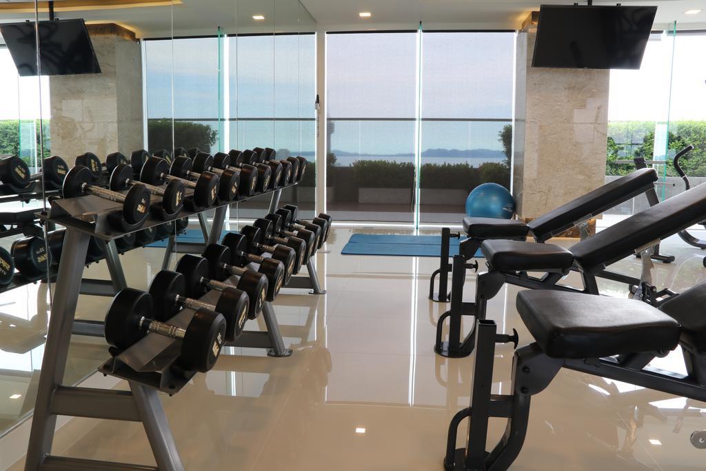 Апартаменты The Peak Towers Sea View Паттайя Экстерьер фото