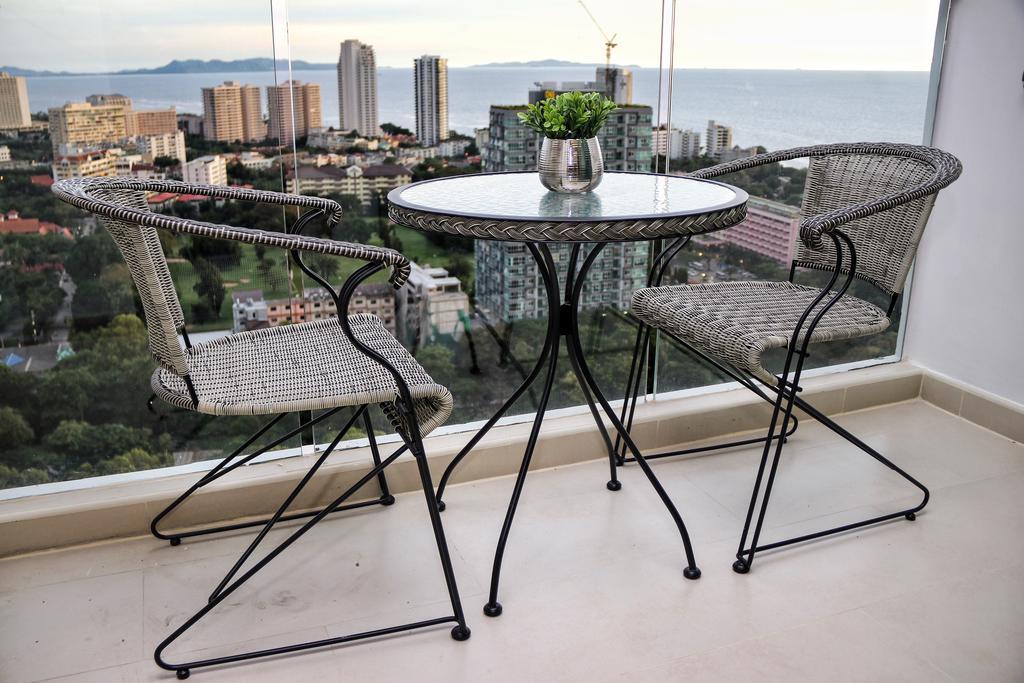 Апартаменты The Peak Towers Sea View Паттайя Экстерьер фото