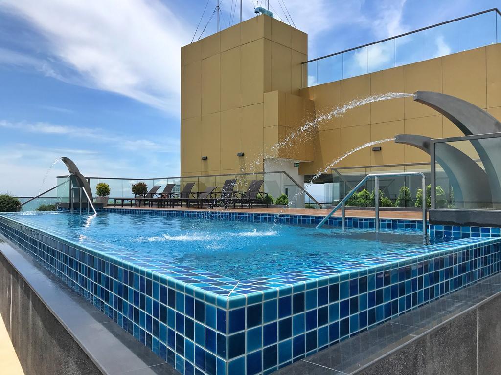 Апартаменты The Peak Towers Sea View Паттайя Экстерьер фото